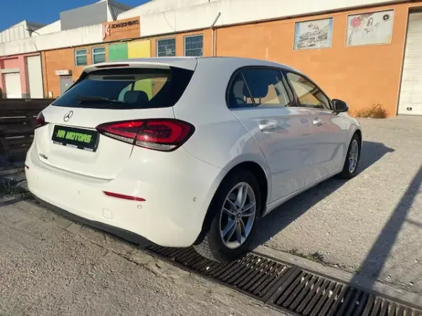 Mercedes-Benz A 180 2019 - 20947 EUR, 127450 km - AUTO.MOTO.pt - 127450km - foto 5 de 20