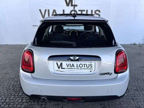 MINI Cooper 2017 - 16900 EUR, 141270 km - AUTO.MOTO.pt - 141270km - foto 6 de 22