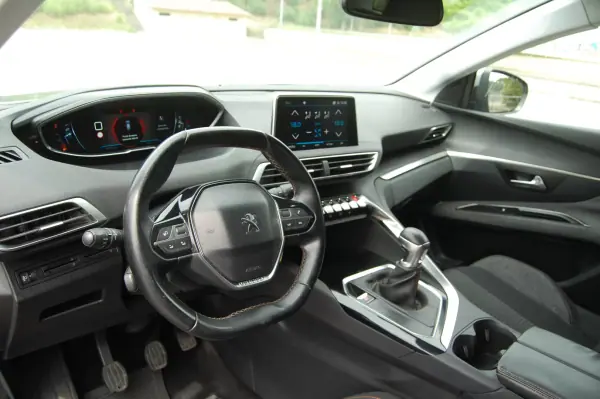 Peugeot 3008 2016 - 14750 EUR, 169391 km - AUTO.MOTO.pt - 169391km - foto 7 de 10