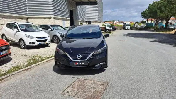 Nissan Leaf 2018 - 12890 EUR, 62000 km - AUTO.MOTO.pt - 62000km - foto 2 de 45