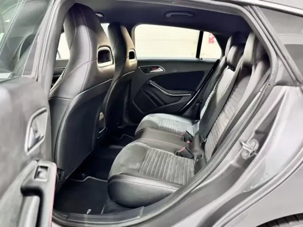 Mercedes-Benz CLA 180 2018 - 19950 EUR, 138000 km - AUTO.MOTO.pt - 138000km - foto 45 de 60