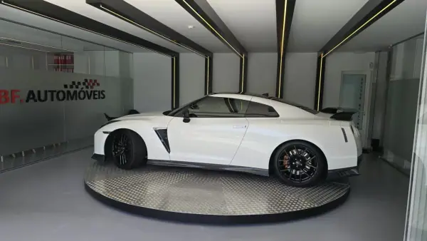 Nissan GT-R 2017 - 149950 EUR, 50238 km - AUTO.MOTO.pt - 50238km - foto 13 de 57