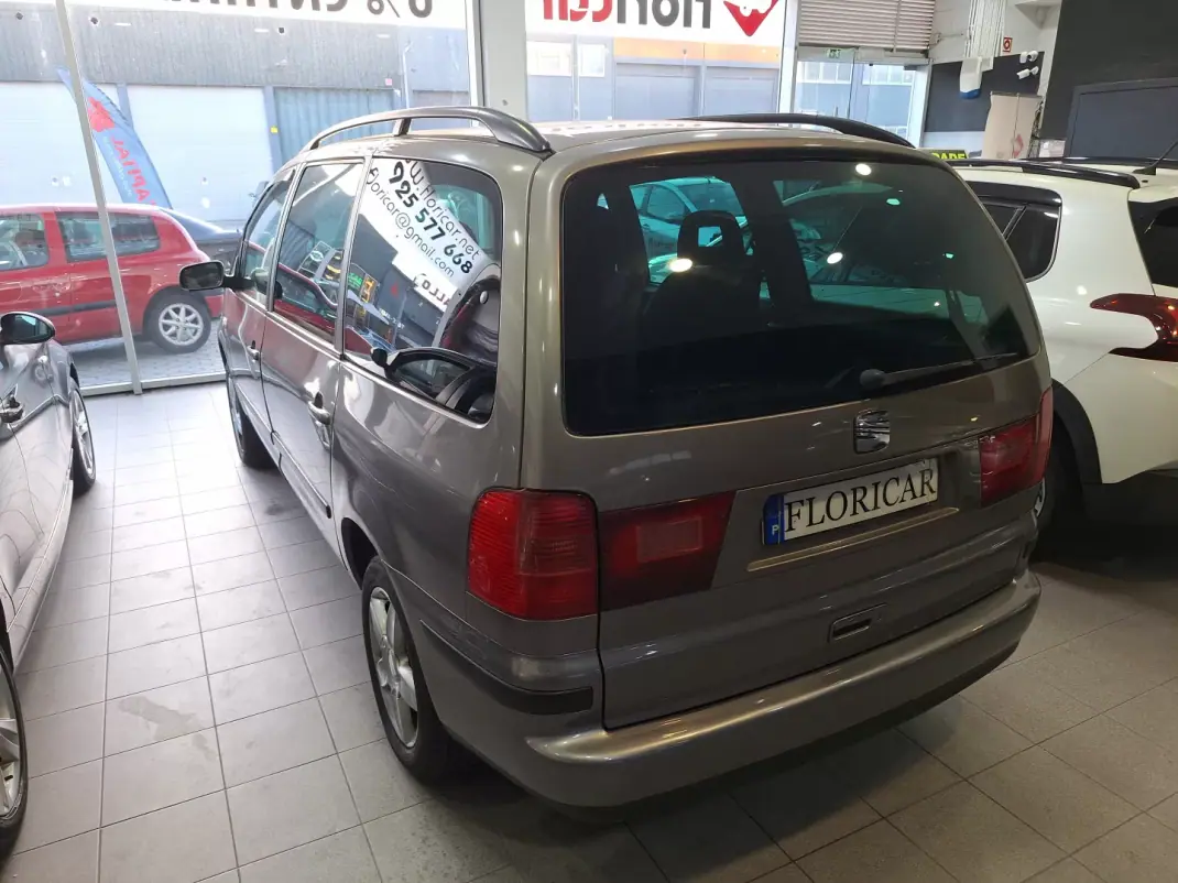 SEAT Alhambra 2007 - 4740 EUR, 314000 km - AUTO.MOTO.pt - 314000km - foto 12 de 17