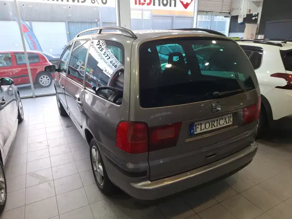 SEAT Alhambra 2007 - 4500 EUR, 314000 km - AUTO.MOTO.pt - 314000km - foto 12 de 17