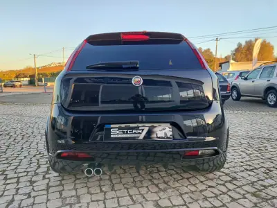 Fiat Grande Punto 2010 - 13900 EUR, 32000 km - AUTO.MOTO.pt - 32000km - foto 8 de 28