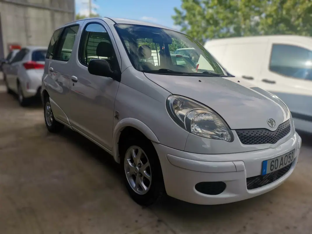 Toyota 2005 - 6500 EUR, 355238 km - AUTO.MOTO.pt - 355238km - foto 4 de 7