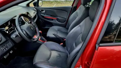 Renault Clio 2014 - 17700 EUR, 146000 km - AUTO.MOTO.pt - 146000km - foto 7 de 23