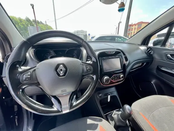 Renault Captur 2013 - 12250 EUR, 161056 km - AUTO.MOTO.pt - 161056km - foto 13 de 30