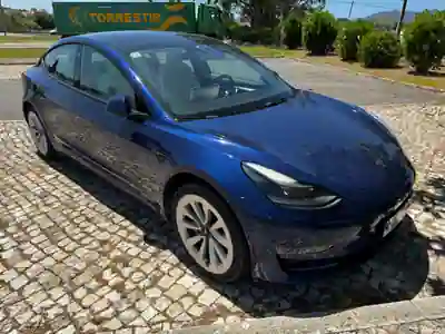 Tesla Model 3 2023 - 34990 EUR, 69960 km - AUTO.MOTO.pt - 69960km - foto 2 de 8