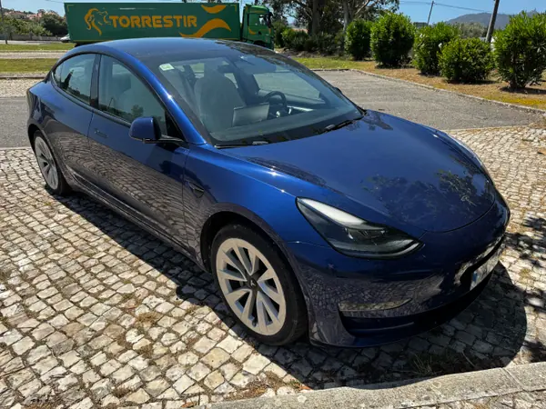 Tesla Model 3 2023 - 34990 EUR, 69960 km - AUTO.MOTO.pt - 69960km - foto 2 de 8