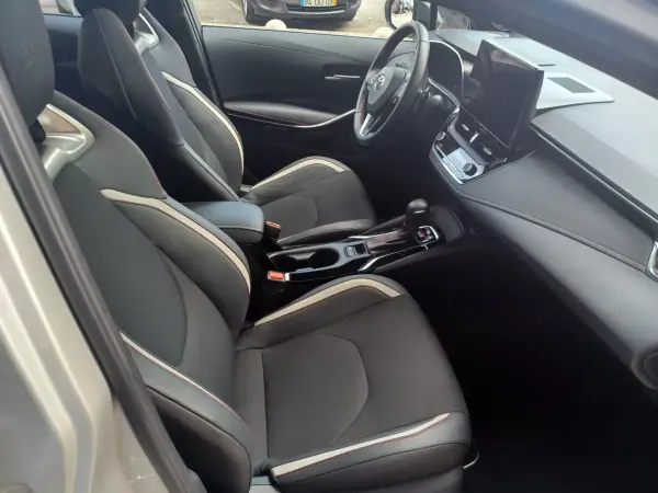 Toyota Corolla 2024 - 38890 EUR, 25995 km - AUTO.MOTO.pt - 25995km - foto 24 de 34
