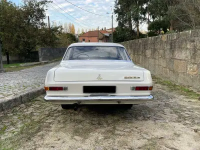 Opel Olympia 1965 - 25000 EUR, 92000 km - AUTO.MOTO.pt - 92000km - foto 6 de 37