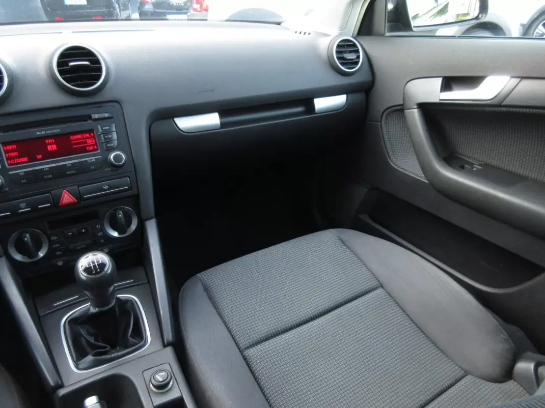 Audi A3 Sportback 2006 - 7490 EUR, 285 km - AUTO.MOTO.pt - 285km - foto 27 de 30