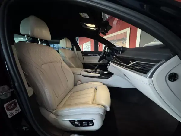 BMW 730 2017 - 44990 EUR, 79085 km - AUTO.MOTO.pt - 79085km - foto 19 de 30