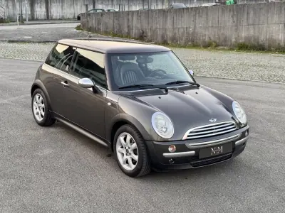 MINI 3 Portas 2006 - 6900 EUR, 160000 km - AUTO.MOTO.pt - 160000km - foto 2 de 26