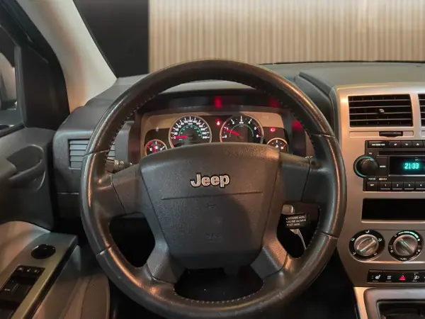 Jeep Compass 2007 - 9950 EUR, 137214 km - AUTO.MOTO.pt - 137214km - foto 8 de 20