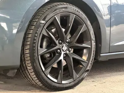 SEAT Leon 2020 - 24900 EUR, 139049 km - AUTO.MOTO.pt - 139049km - foto 2 de 31