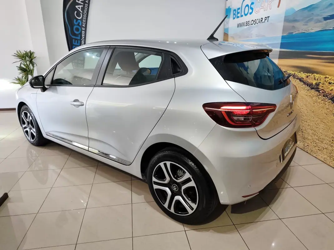 Renault Clio 2021 - 12750 EUR, 76000 km - 76000km - foto 6 de 24