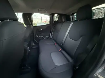 Jeep Renegade 2022 - 20300 EUR, 55484 km - AUTO.MOTO.pt - 55484km - foto 13 de 15