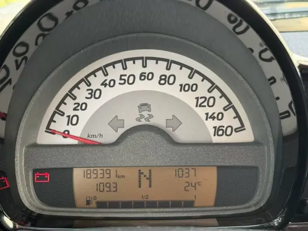 Smart Fortwo Cabrio 2013 - 8550 EUR, 173500 km - AUTO.MOTO.pt - 173500km - foto 19 de 27
