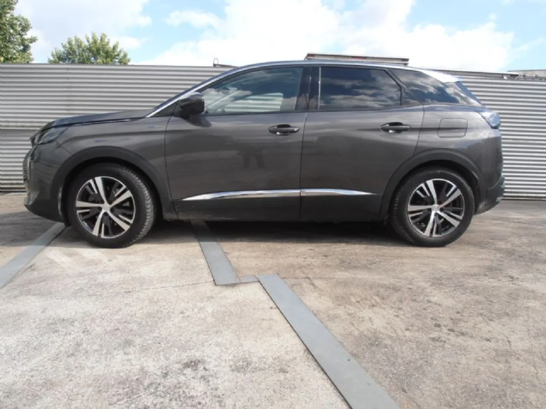 Peugeot 3008 2021 - 24900 EUR, 51500 km - AUTO.MOTO.pt - 51500km - foto 6 de 13
