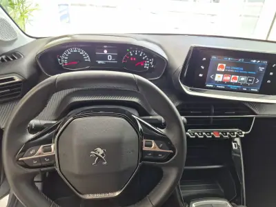 Peugeot 208 2023 - 14650 EUR, 63712 km - AUTO.MOTO.pt - 63712km - foto 18 de 22