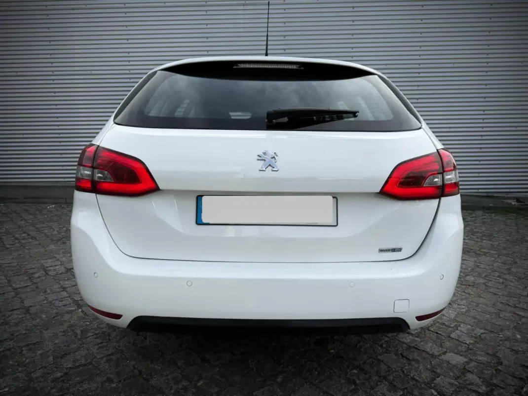Peugeot 308 2019 - 11900 EUR, 145099 km - 145099km - foto 3 de 7
