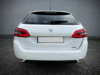 Peugeot 308 2019 - 11900 EUR, 145099 km - AUTO.MOTO.pt - 145099km - foto 3 de 7