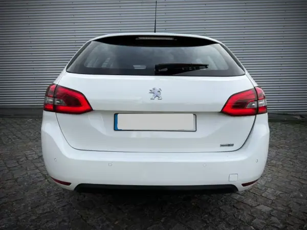Peugeot 308 2019 - 11900 EUR, 145099 km - AUTO.MOTO.pt - 145099km - foto 3 de 7