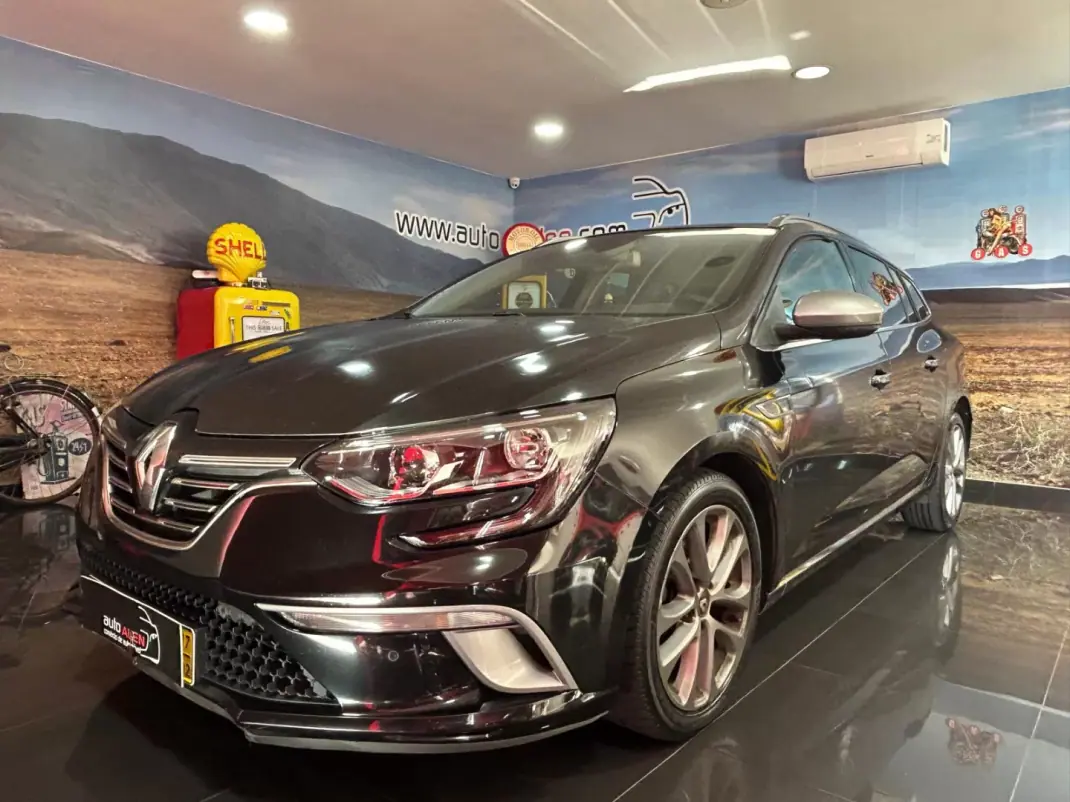 Renault Mégane 2017 - 13950 EUR, 151881 km - AUTO.MOTO.pt - 151881km - foto 1 de 20