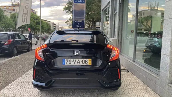 Honda Civic 2018 - 19900 EUR, 42326 km - AUTO.MOTO.pt - 42326km - foto 6 de 6