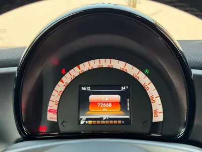 Smart ForTwo Coupé 2019 - 12750 EUR, 70000 km - AUTO.MOTO.pt - 70000km - foto 16 de 27