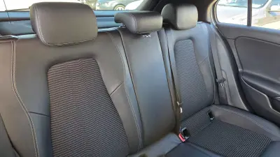 Mercedes-Benz A 180 2018 - 21890 EUR, 115000 km - AUTO.MOTO.pt - 115000km - foto 30 de 37