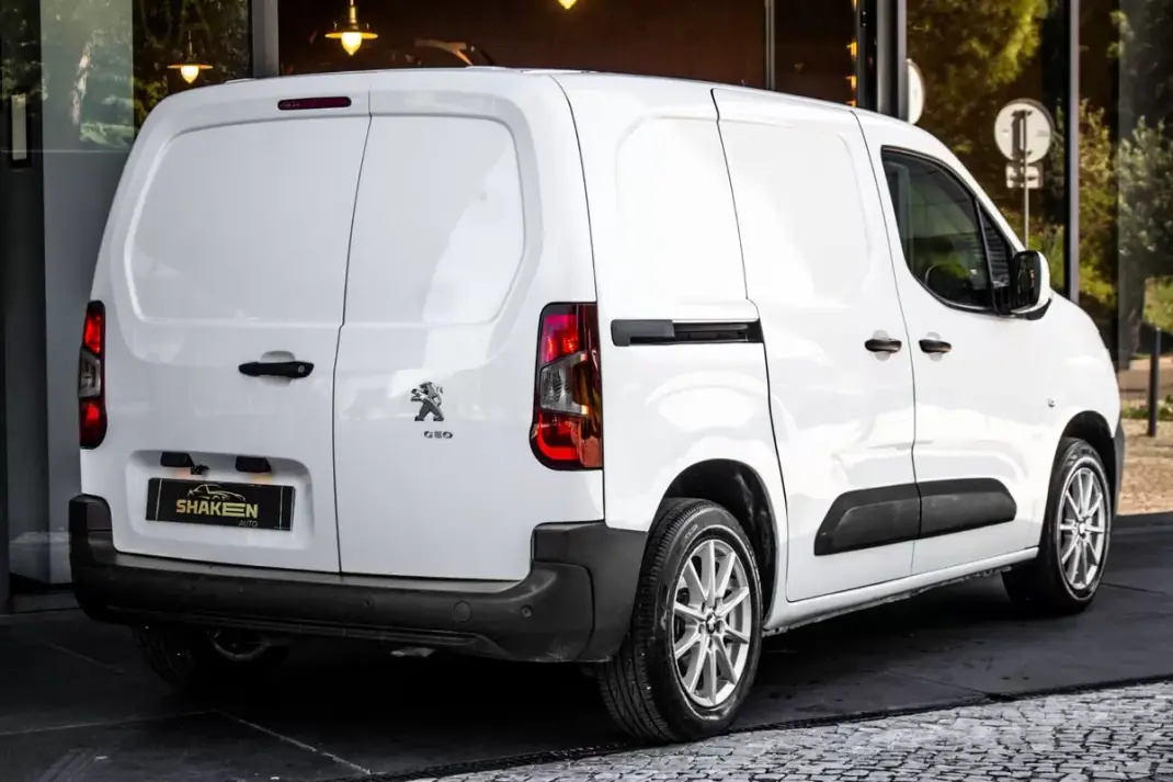 Peugeot Partner 1.5 Blue HDI 100 S&S Premium 2021 - 12990 EUR, 71659 km - AUTO.MOTO.pt - 71659km - foto 4 de 31