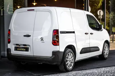 Peugeot Partner 1.5 Blue HDI 100 S&S Premium 2021 - 12990 EUR, 71659 km - AUTO.MOTO.pt - 71659km - foto 4 de 31