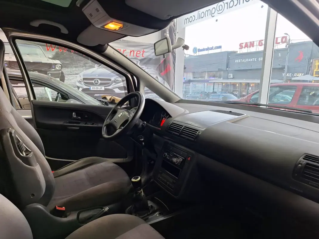 SEAT Alhambra 2007 - 4740 EUR, 314000 km - AUTO.MOTO.pt - 314000km - foto 17 de 17