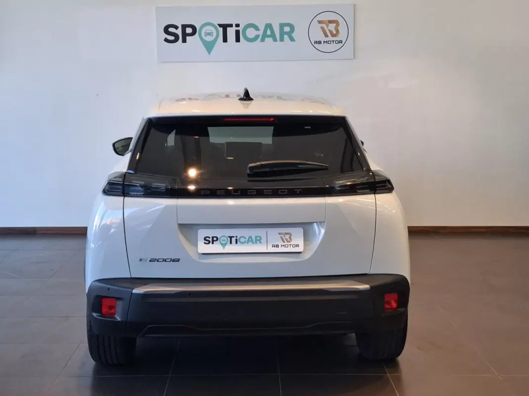 Peugeot e-2008 2026 - 31490 EUR, 5000 km - 5000km - foto 18 de 25