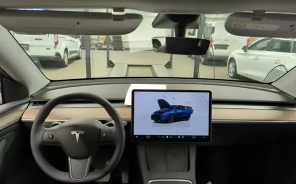 Tesla Model Y 2023 - 43490 EUR, 25000 km - AUTO.MOTO.pt - 25000km - foto 8 de 12