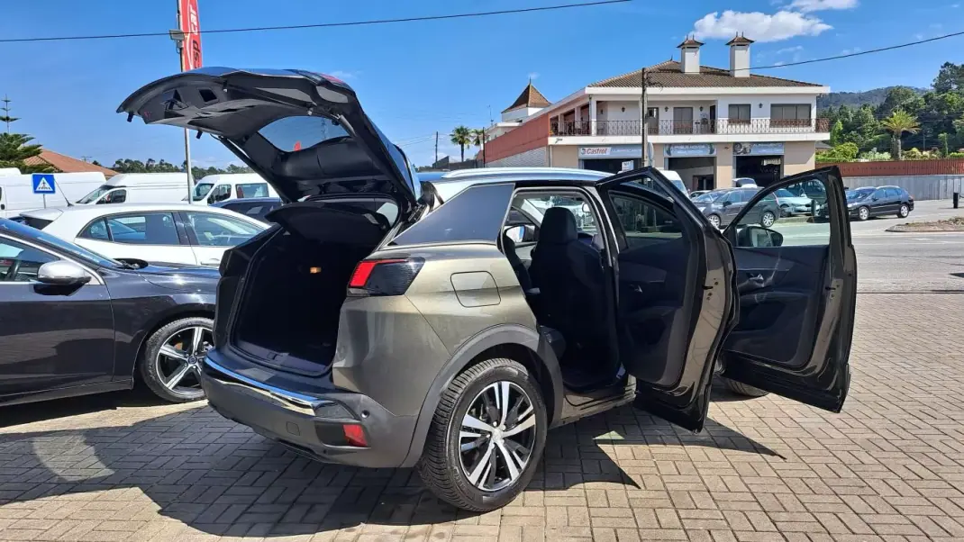 Peugeot 3008 2018 - 19900 EUR, 156128 km - 156128km - foto 9 de 49