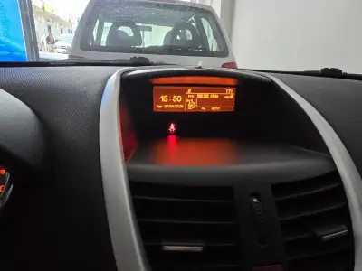Peugeot 207 2012 - 5950 EUR, 103487 km - AUTO.MOTO.pt - 103487km - foto 15 de 20