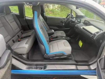 BMW i3 2015 - 12750 EUR, 81000 km - AUTO.MOTO.pt - 81000km - foto 15 de 25