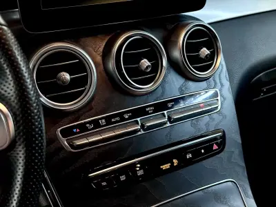 Mercedes-Benz GLC 300 2021 - 39900 EUR, 169445 km - AUTO.MOTO.pt - 169445km - foto 33 de 36