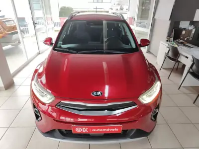 Kia Stonic 2021 - 14950 EUR, 29990 km - AUTO.MOTO.pt - 29990km - foto 4 de 33