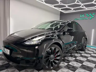 Tesla Model Y 2022 - 32500 EUR, 166000 km - 166000km - foto 1 de 21