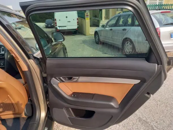 Audi A6 Avant 2010 - 11490 EUR, 266000 km - AUTO.MOTO.pt - 266000km - foto 26 de 28