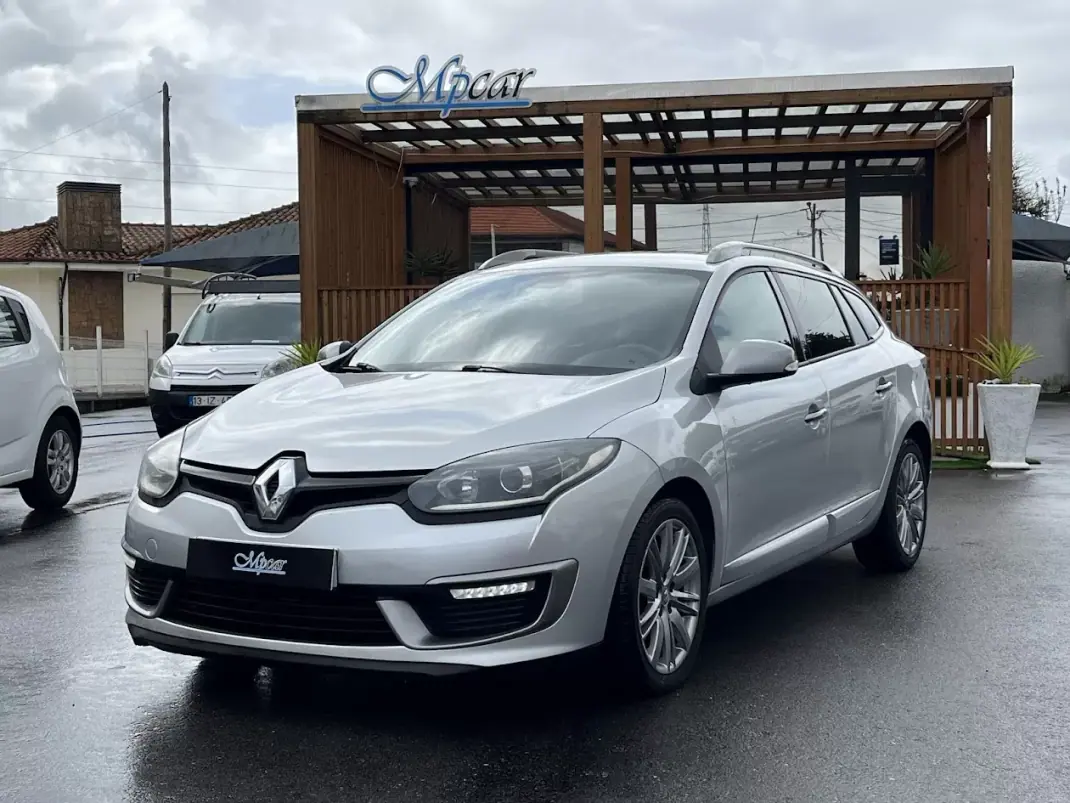 Renault Mégane Sport Tourer 2014 - 7750 EUR, 250000 km - AUTO.MOTO.pt - 250000km - foto 1 de 47