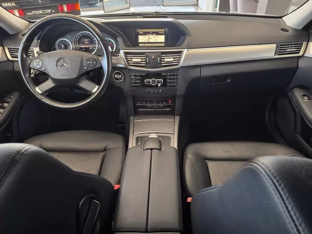 Mercedes-Benz E 200 2012 - 13990 EUR, 241526 km - 241526km - foto 17 de 25