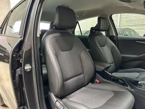 Kia e-Niro 2023 - 26950 EUR, 53564 km - AUTO.MOTO.pt - 53564km - foto 11 de 51