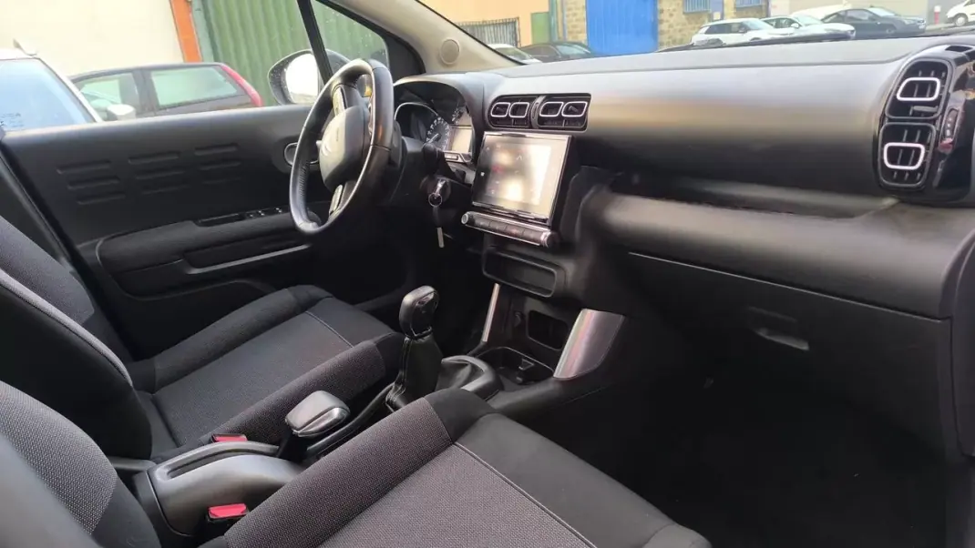 Citroën C3 Aircross 2018 - 10500 EUR, 102000 km - AUTO.MOTO.pt - 102000km - foto 9 de 19
