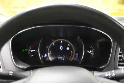 Renault Mégane Sport Tourer 2020 - 16790 EUR, 137000 km - AUTO.MOTO.pt - 137000km - foto 30 de 37